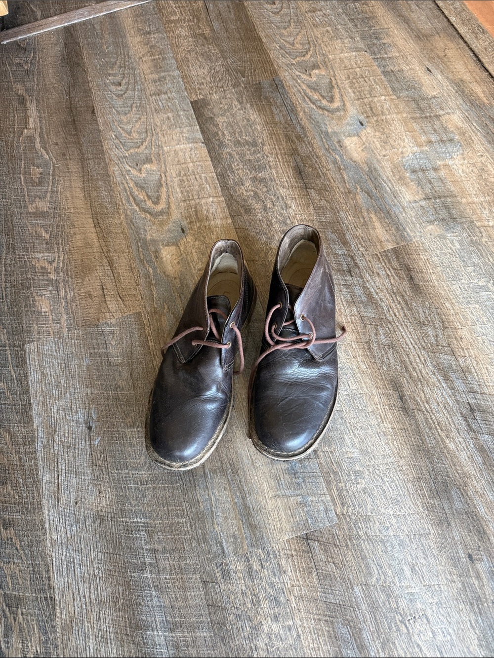 UGG Men's Dark Brown Leather Chukka Boots